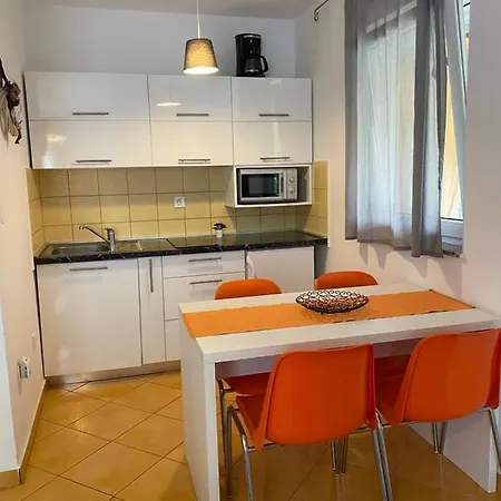 Apartment Lara