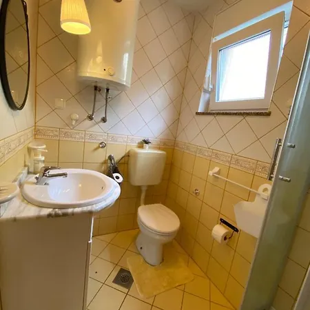 Lara Apartment *