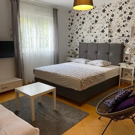 Apartment Lara Apartment