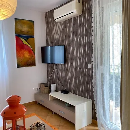 Apartment Lara *