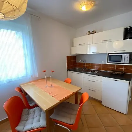 Apartment Lara