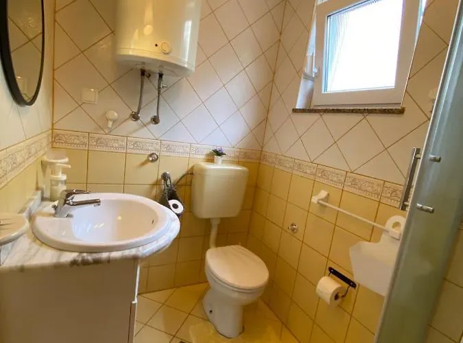 Lara Appartement *