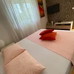 Lara Apartament Rab Town