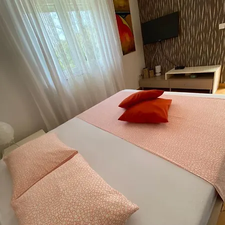 Lara Apartament Rab Town