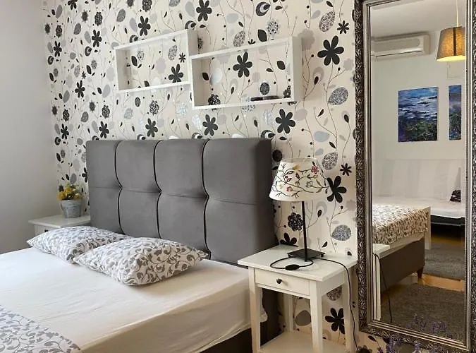 Lara *
