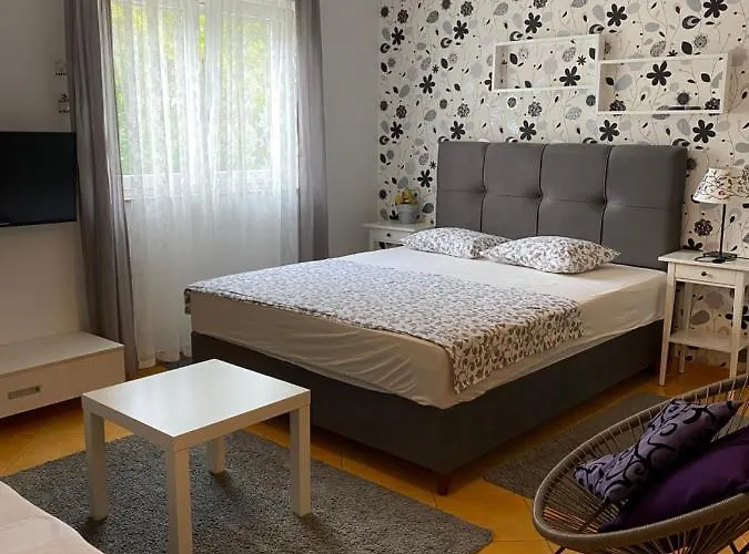 Lara Apartman