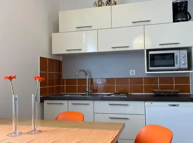Apartman Lara *