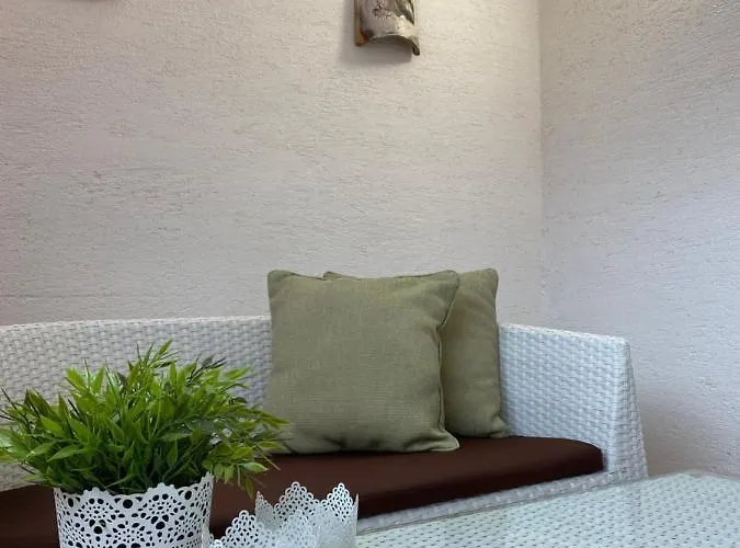 Lara Apartman