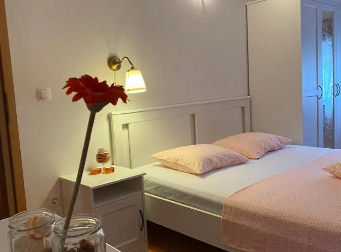 Apartman Lara *