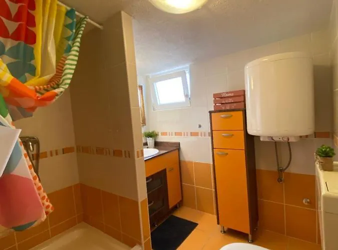 Lara Apartament Rab Town